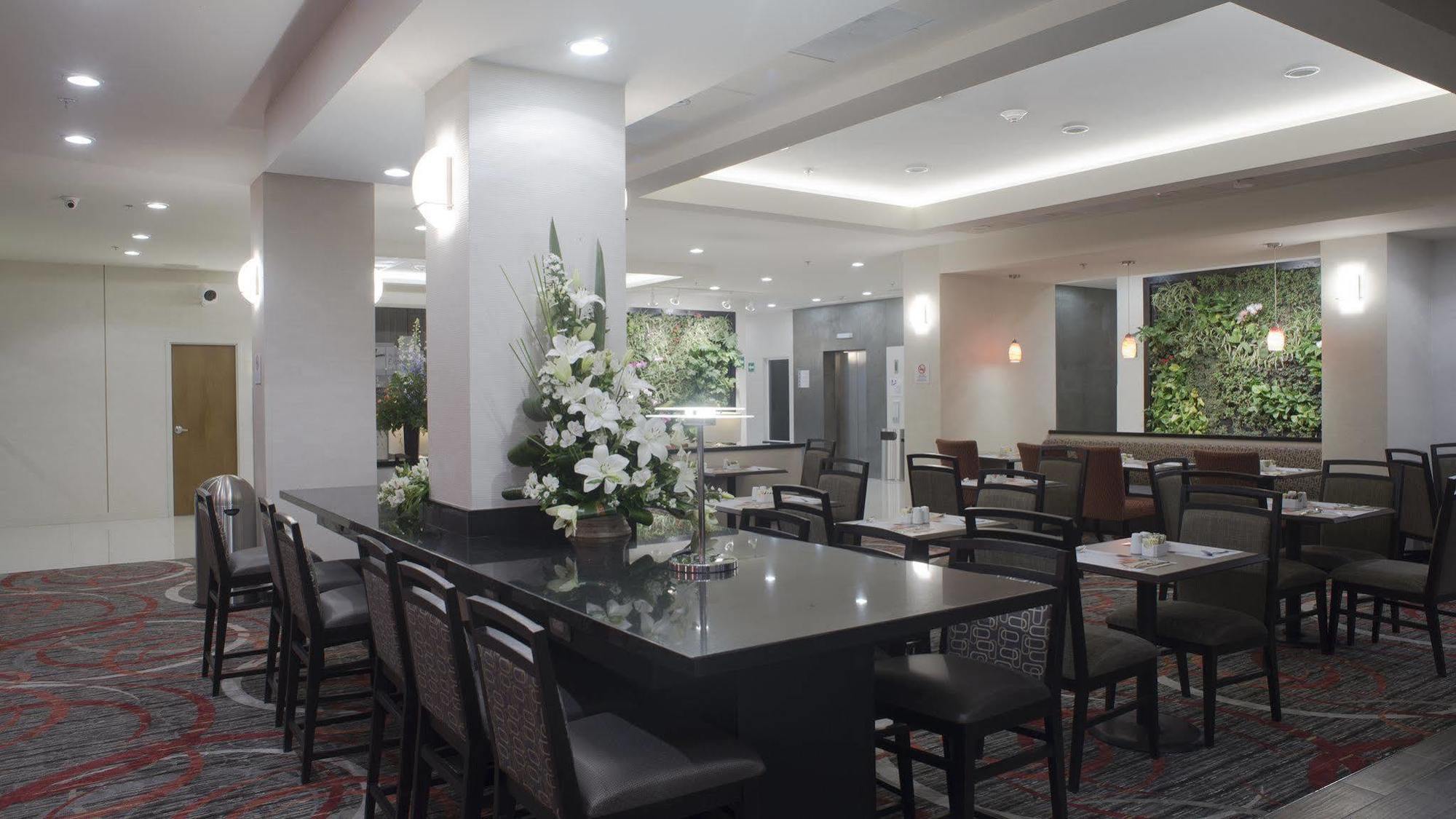 Holiday Inn Express & Suites Chihuahua Juventud By Ihg Exterior foto