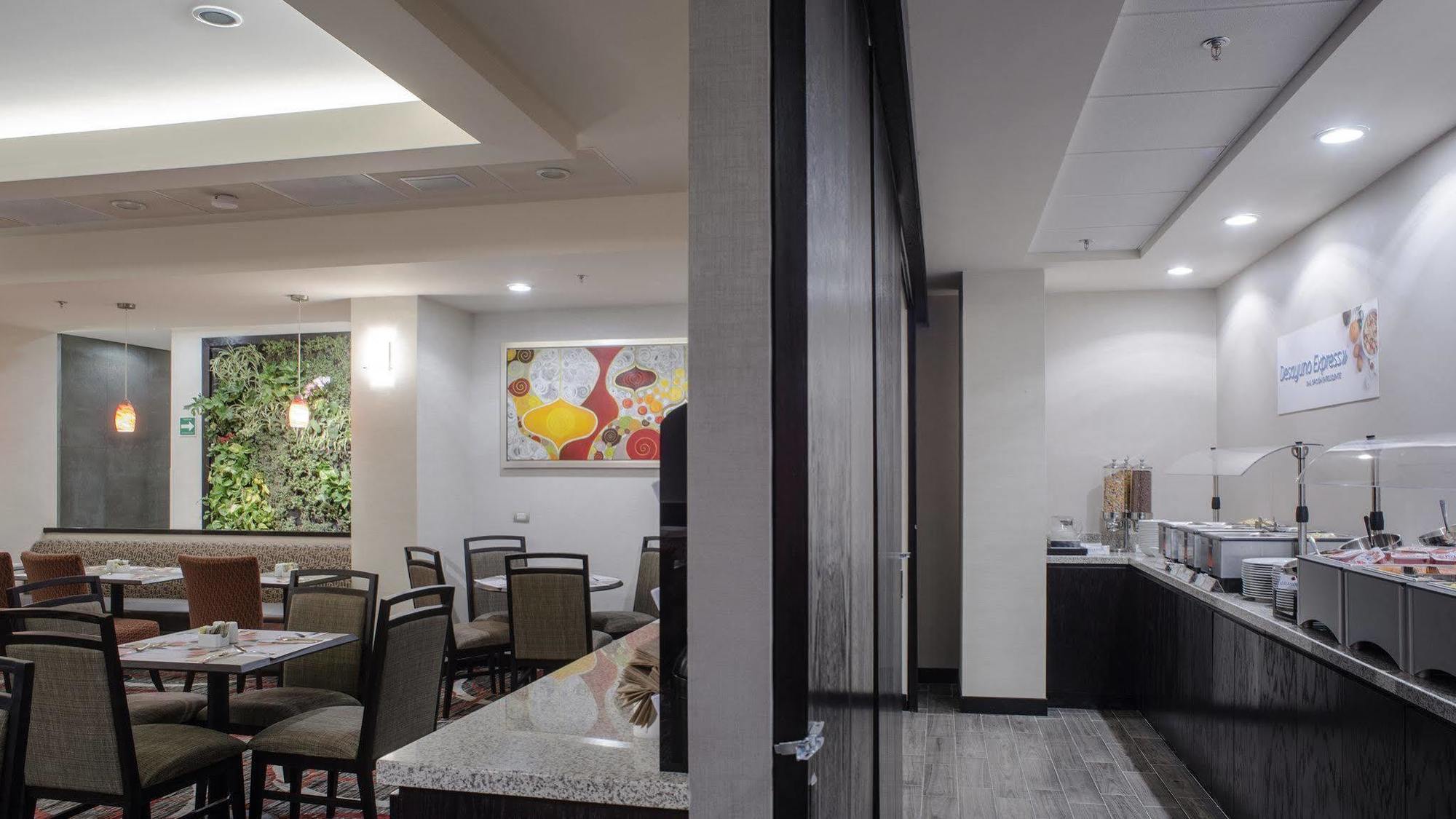 Holiday Inn Express & Suites Chihuahua Juventud By Ihg Exterior foto