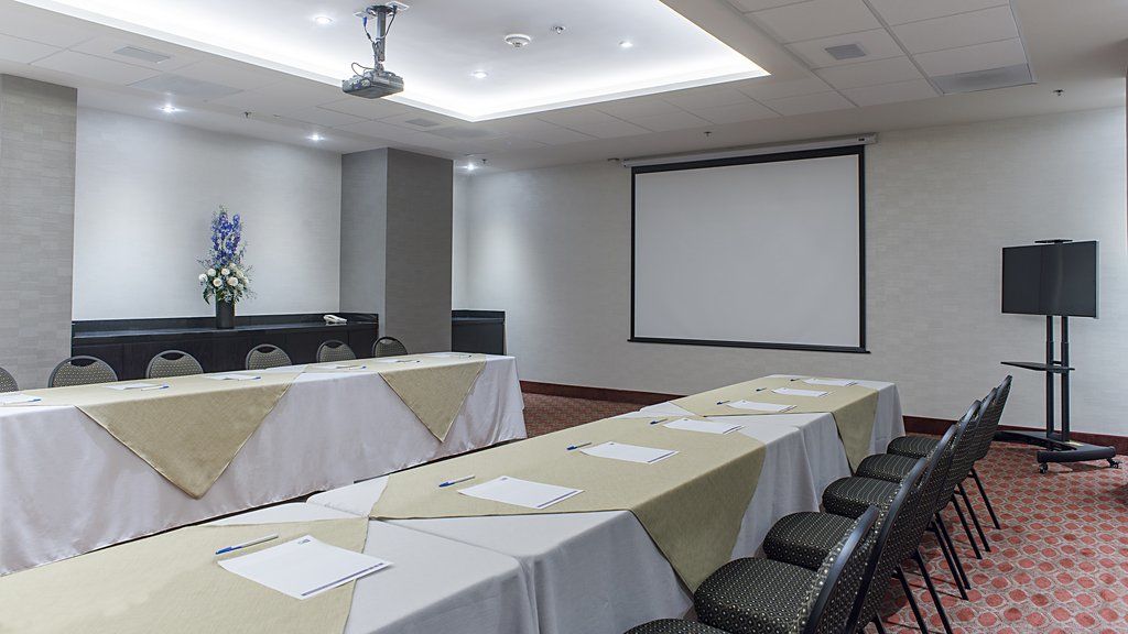 Holiday Inn Express & Suites Chihuahua Juventud By Ihg Exterior foto